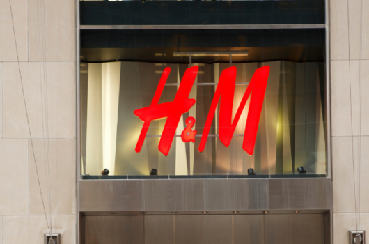 szexuális erőszak fast fashion H&M